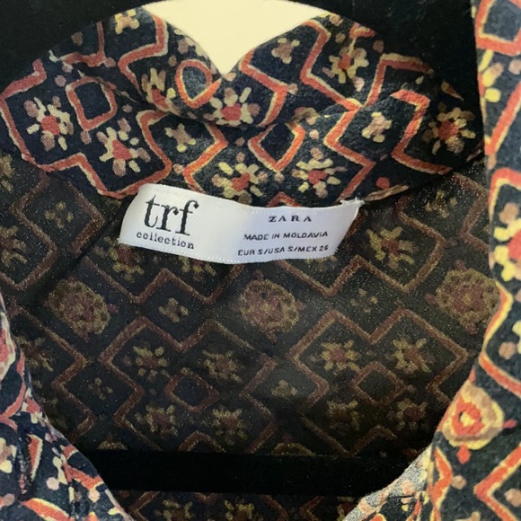 Printed Button Up Blouse - Picture 3 of 4